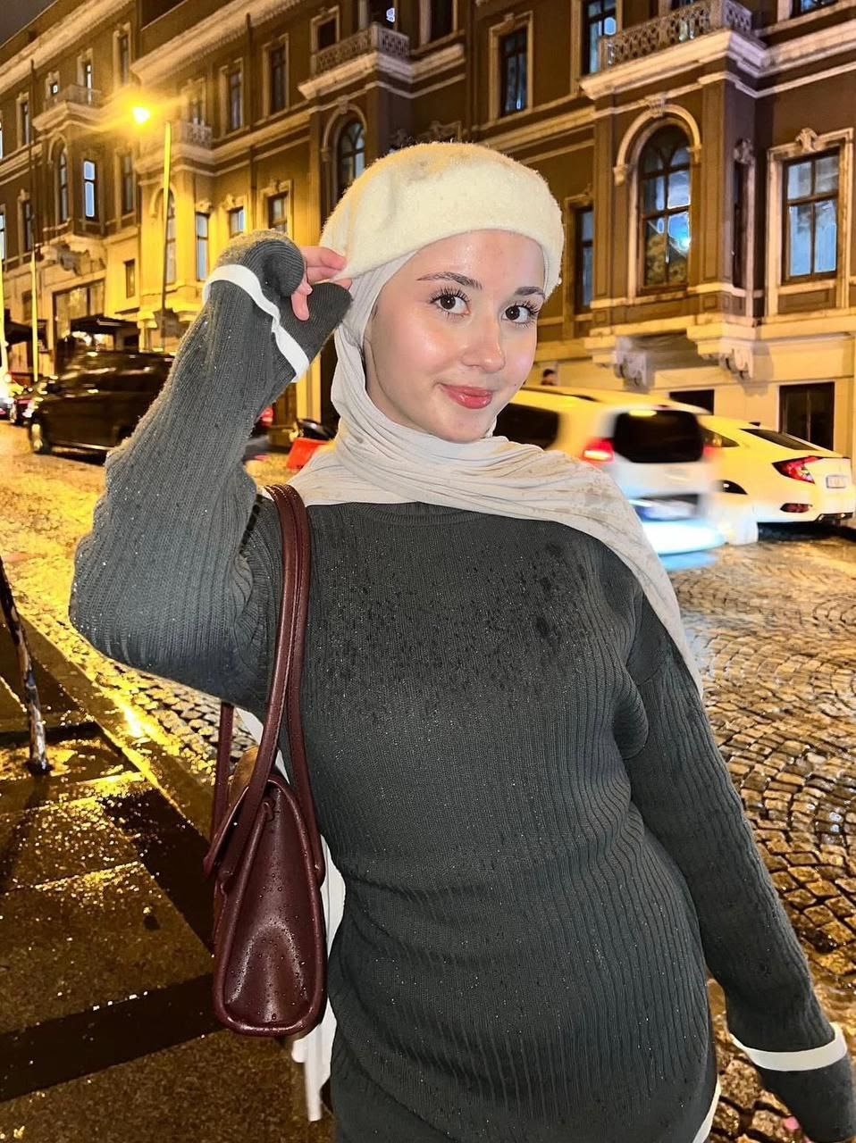 Kuzuini Rahatlatıcı Bayan Escort Bayan Emel