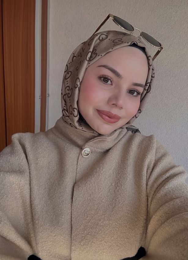 Ebulüle Aşka Doymuş Kadın Escort Nihal